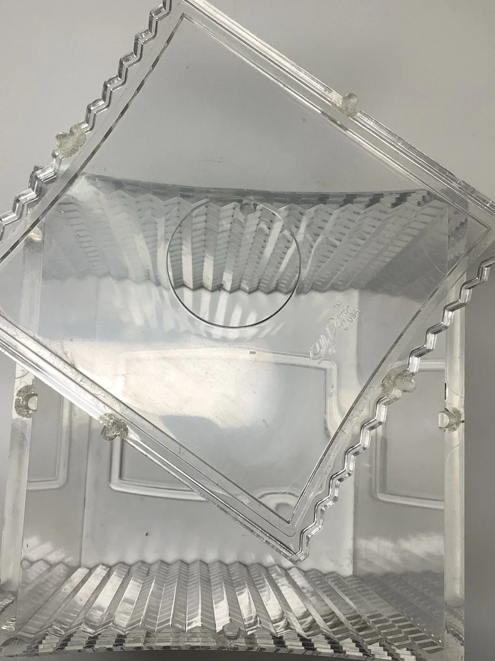 Vintage Sally Designs Clear Concave Sides Ribbed Acrylic Square Tissue Box Cover